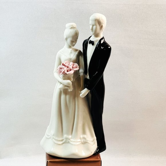 David Tutera Other - David Tutera Ceramic Wedding Cake Topper Bride Groom Figurine New in Box 7 1/2"